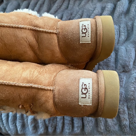 Ugg Bailey Button Triplet II Boot - Picture 6 of 12